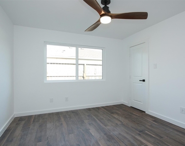 8518 Furlong Lane - Photo Thumbnail 25
