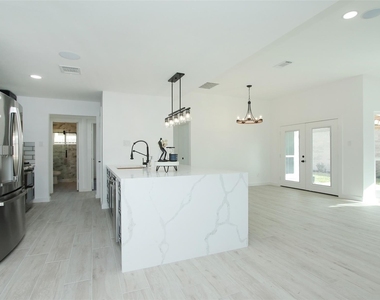 8518 Furlong Lane - Photo Thumbnail 5