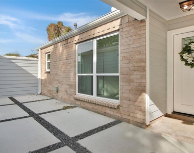 8518 Furlong Lane - Photo Thumbnail 3