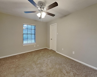 3418 Creek Manor Drive - Photo Thumbnail 14