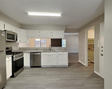 3418 Creek Manor Drive - Photo Thumbnail 5