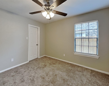 3418 Creek Manor Drive - Photo Thumbnail 11