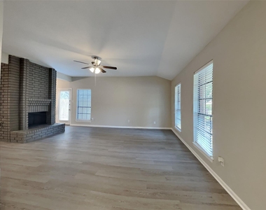 3418 Creek Manor Drive - Photo Thumbnail 3