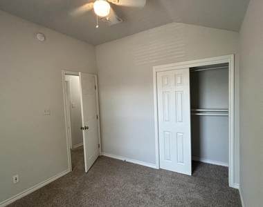 4401 Sterling Street - Photo Thumbnail 9