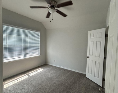 4401 Sterling Street - Photo Thumbnail 8