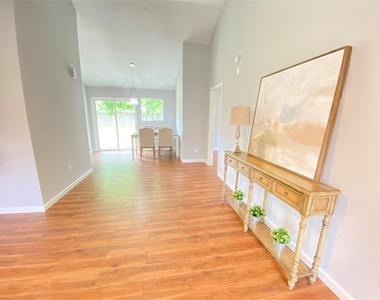 1011 Melford Avenue - Photo Thumbnail 1