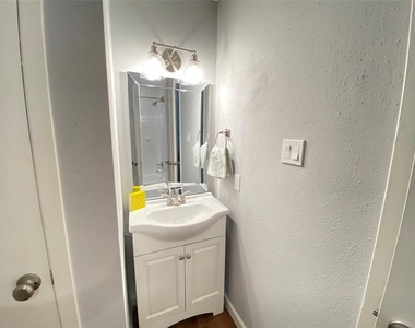 1011 Melford Avenue - Photo Thumbnail 12