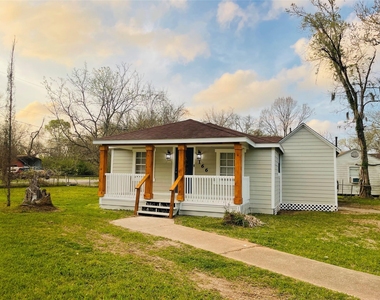 166 Sycamore Street - Photo Thumbnail 1