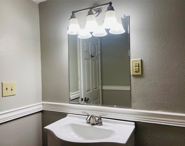 166 Sycamore Street - Photo Thumbnail 24