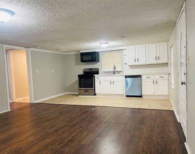 166 Sycamore Street - Photo Thumbnail 8