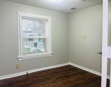 166 Sycamore Street - Photo Thumbnail 14