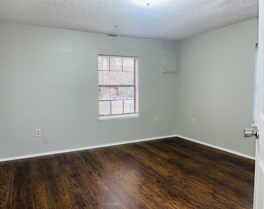 166 Sycamore Street - Photo Thumbnail 15