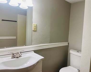 166 Sycamore Street - Photo Thumbnail 25