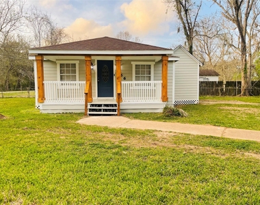 166 Sycamore Street - Photo Thumbnail 5