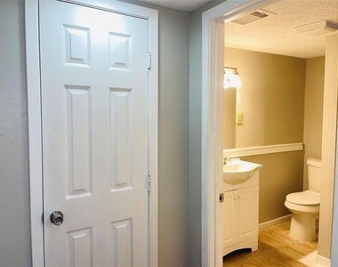 166 Sycamore Street - Photo Thumbnail 19