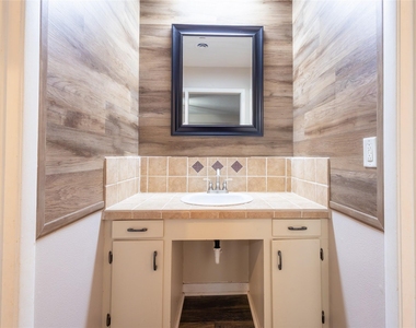 2728 Encino - Photo Thumbnail 28