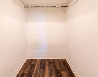 2728 Encino - Photo Thumbnail 12