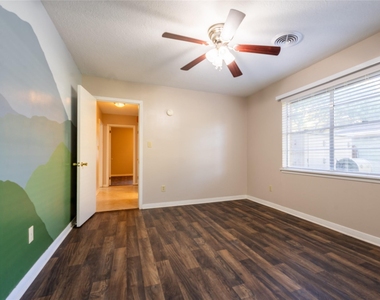 2728 Encino - Photo Thumbnail 17