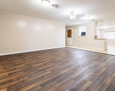 2728 Encino - Photo Thumbnail 6