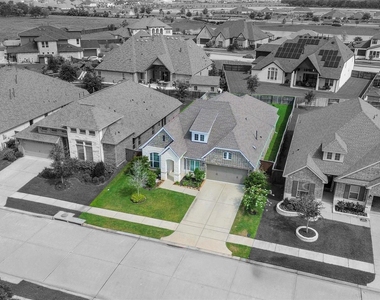 9718 Starry Night Lane - Photo Thumbnail 33
