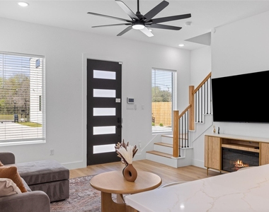 9019 Comal Street - Photo Thumbnail 14