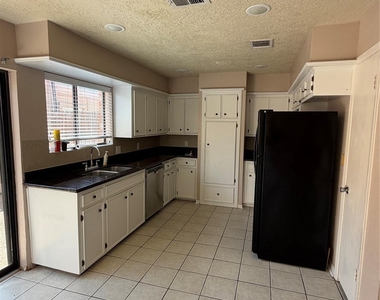 3010 Bee Cave Drive - Photo Thumbnail 8
