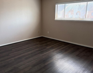 3010 Bee Cave Drive - Photo Thumbnail 4