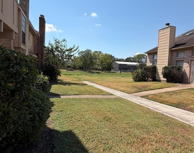 3010 Bee Cave Drive - Photo Thumbnail 12