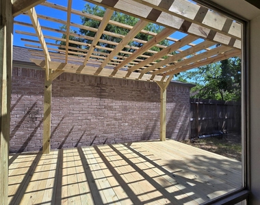 3535 Upfield Drive - Photo Thumbnail 26