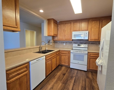 3535 Upfield Drive - Photo Thumbnail 5