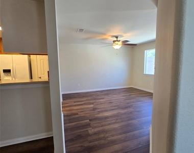 3535 Upfield Drive - Photo Thumbnail 6