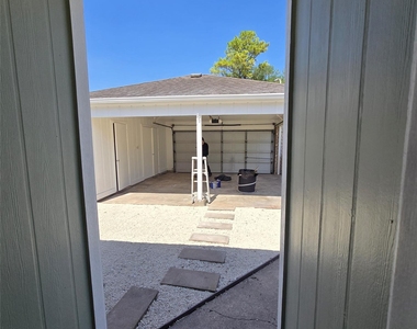 3535 Upfield Drive - Photo Thumbnail 4