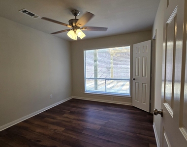 3535 Upfield Drive - Photo Thumbnail 28