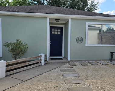 3535 Upfield Drive - Photo Thumbnail 31