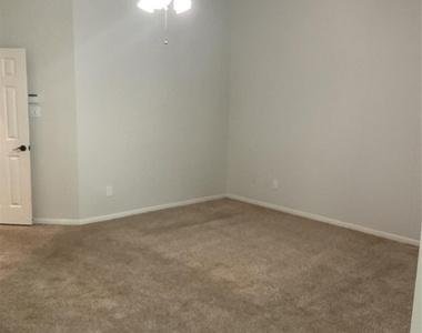 12110 Shadowpoint Drive - Photo Thumbnail 24