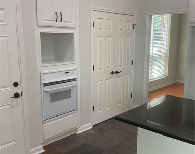 12110 Shadowpoint Drive - Photo Thumbnail 14