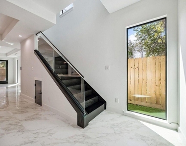 4710 Sharon Street - Photo Thumbnail 8