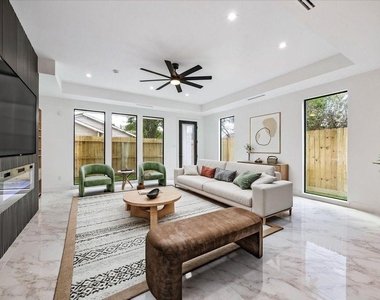 4710 Sharon Street - Photo Thumbnail 7