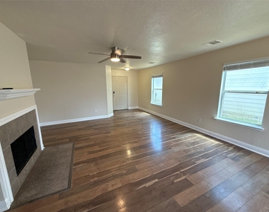 3115 Ribbon Creek Way - Photo Thumbnail 2