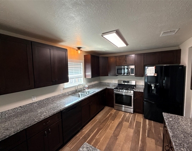 3115 Ribbon Creek Way - Photo Thumbnail 6