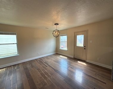 3115 Ribbon Creek Way - Photo Thumbnail 3