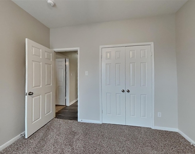 11414 Oak Lake Glen Circle - Photo Thumbnail 13