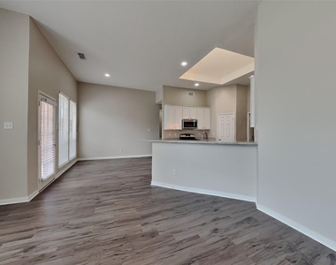 11414 Oak Lake Glen Circle - Photo Thumbnail 2