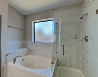 11414 Oak Lake Glen Circle - Photo Thumbnail 11