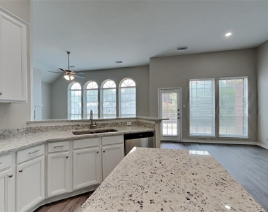 11414 Oak Lake Glen Circle - Photo Thumbnail 5