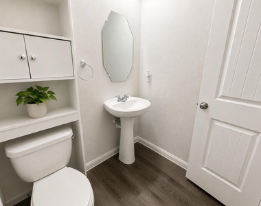 3910 Deledda Drive - Photo Thumbnail 4