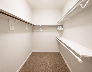 3910 Deledda Drive - Photo Thumbnail 12