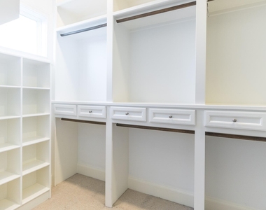 3906 Driscoll Street - Photo Thumbnail 6