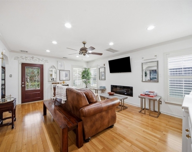 1951 Lexington Street - Photo Thumbnail 2