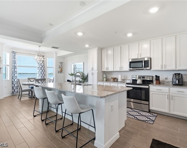 43010 Greenway Boulevard - Photo Thumbnail 5
